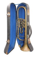 Auktion 358 / Los 16034 <br>Trompete, J.Riedl Bremen, in Koffer, Trompete mit kl. Druckstelle, Koffer mit straken Altersspuren, ca. L-50cm