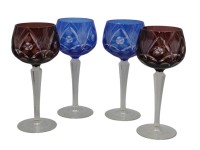 Auktion 358 / Los 10031 <br>4x Buntglasrömer, beschliffen, rot und blau, ca. H-8cm