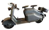 Auktion 358 / Los 12040 <br>Modell eines militäarischen Motorrollers aus   dicken Metall,, H-12 cm, L-23 cm