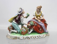 Auktion 358 / Los 8192 <br>Figurengruppe, Sitzendorf, Der Kavalier, polychr. Bemalung, Stand restauriert, H-13cm B-18cm