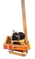 Auktion 358 / Los 12060 <br>Kranwagen aus Holz, zerlegt, L-ca. 28 cm, H-m,ax 60  cm, gr.  Blech Schaufel, m+üsste alles neu verkabelt werden