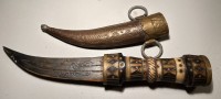 Auktion 358 / Los 16047 <br>alter oriental. Krummdolch mit Bein  (Knochen)-Griff,  Messingscheide, L-25  cm