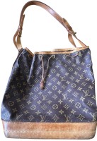 Auktion 358 / Los 13024 <br>Louis Vuitton, orig. Umhängetsche, gemarkt und Made in France,