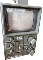 Auktion 358 / Los 16055 <br>National Panasonic Transistor TV Fernsehempfänger TR-505EU Military Look, wohl neuwertig in OV?P,