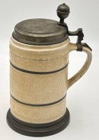 Auktion 359 / Los 9001 <br> Jahreskrug König Pilsener 1983, Zinnmontur, nach antiken Vorbild, H_23 cm