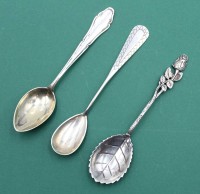 Auktion 359 / Los 11010 <br>3x div. kl. Löffel, je 800er Silber, zus. 32,7gr., L-11cm