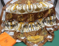 Auktion 359 / Los 13006 <br>Seidentuch "Cliquetis" von Hermes, Seide, ca. 85 x 90 cm, guter Zustand