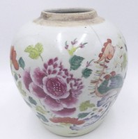 Auktion 359 / Los 15509 <br>China  Deckelvase bzw. Ingwertopf, floral bemalt, Deckel original?, mehrere lange Risse, H-25 cm, D-22 cm