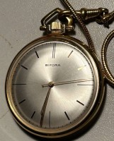 Auktion 359 / Los 2031 <br>mechan. Bifora Frackuhr mit Knopfkette, Double, Werk läuft, D-ca. 4cm