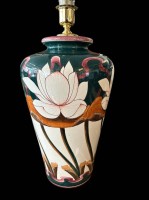 Auktion 359<br>ital. Fayence  Tisch-Lampe, signiert, Jugendstildekor, H-53 cm