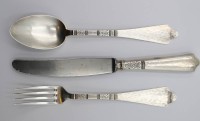 Auktion 359 / Los 11015 <br>3 Teile Art-Déco Besteck, 800er Silber, Messer nur Griff, ohne Messer 79gr., Messer L-20,5cm