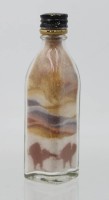 Auktion 359 / Los 15024 <br>Sandkunst in der Flasche, wohl Ägypten, H-11,3cm