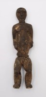 Auktion 359 / Los 15026 <br>antike Holzfigur, Tribal-Art, Herkunft?, leichte Holz, Altersspuren, H-17cm