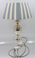 Auktion 359 / Los 16012 <br>Tischlampe, versilberter Stand, älter, Stand m. kl. Druckstelle, ca. H-34cm