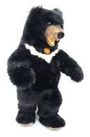 Auktion 359 / Los 12007 <br>Kragenbär, Steiff, mit Knopf, Fahne, Nr. 069604, ca. H-53cm