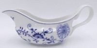 Auktion 359 / Los 8025 <br>kl. Sauciere "Meissen" Zwiebelmuster, 2.Wahl