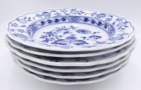 Auktion 359 / Los 8031 <br>6 tiefe Teller  "Meissen" Zwiebelmuster, D-23,5 cm