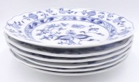 Auktion 359 / Los 8032 <br>6 flache Teller "Meissen" Zwiebelmuster, 2.Wahl, D-25 cm