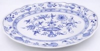 Auktion 359 / Los 8037 <br>grosse ovale  Platte "Meissen" Zwiebelmuster, 2.Wahl, ca. 36x27 cm
