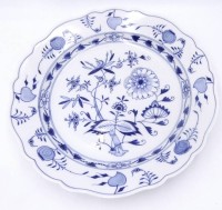 Auktion 359 / Los 8038 <br>gr. runde Platte "Meissen" Zwiebelmuster, 1.Wahl, D-35 cm