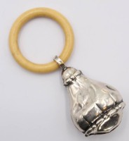 Auktion 359 / Los 11026 <br>Baby-Beissring mit 835er Silber-Glocke diese mit Druckstellen etc., zus. 12,2gr., L-