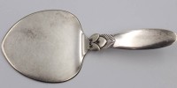 Auktion 359 / Los 11039 <br>Pastetenheber, Georg Jensen Dänemark, Sterling, Cactus, 36,4gr., L-12cm