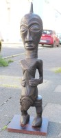 Auktion 362 / Los 15053 <br>Fetisch-Figur, Kongo, 20. Jhd., ca. H-80cm B-20cm