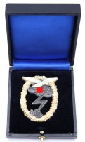 Auktion 359 / Los 7036 <br>Erdkampf-Abzeichen in Etui, Replik/Sammleranfertigung