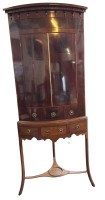 Auktion 359<br>hoher Biedermeier-Eckschrank, H-215 cm, B-90 cm, Schenkellänge 54 cm, 2 Schubladen