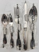 Auktion 368<br>30 tg. Silberbesteck "Wilkens"-925-, Augsburger Faden, neuwertig, grossteils Schutzh&uuml;llen noch original verschweisst!, zus.ca. 1650 Gramm , kpl. f&uuml;r 6 Personen