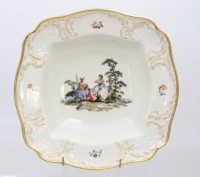 Auktion 363 / Los 8045 <br>gr. Schale, Classic Rose, galante Szene, H-6,6cm B-28,5cm