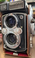 Auktion 365<br>Yashica-Mat EM, zwieäugige Kamera in Original Lederetui, Format 6x6, sehr gut erhalten