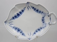 Auktion 363<br>Blattschale, Bing &amp; Gröndahl, Empire, H-4,5cm, 25 x 19cm