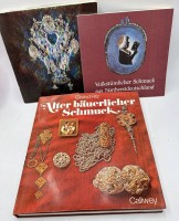 Auktion 359 / Los 3044 <br>3x Bücher über volkstümlichen Schmuck, 2x PP