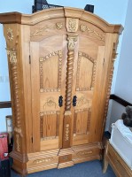 Auktion 360 / Los 14001 <br>Dielenschrank, tw. Massiv-Holz, Gebrauchsspuren,um 1980