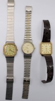 Auktion 360<br>3x div. Quarz-Herrenarmbanduhren, 2x Royal 1x Adec, Werke nicht geprüft, Tragespuren, ca. D-3-3,5cm