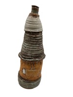 Auktion 360 / Los 9004 <br>hohe Kunst-Keramikflasche mit Ritzdekor, in Boden unleserl. gemarkt, H-42 cm, Handarbeit