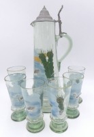Auktion 360<br>hoher Jugendstil-Krug mit 6 Bechern, Emaille Handmalerei, Zinndeckel, H-39 und 15 cm