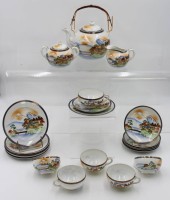 Auktion 360 / Los 15511 <br>21tlg. Teeservice, Japan, gemark, Tassen mit Gesha-Lithophanie, Kanne H-14,5cm