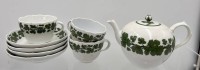 Auktion 364 / Los 8009 <br>kl.Teekanne, 3 Tassen, 4 U.T., "Meissen" Weinlaub, alles 1.Wahl,, zus. 8 Teile, tw. 19.Jhd., Kanne H-13 cm, und anbei 5 Teile bestossen, altrissig etc. (letztes Foto)