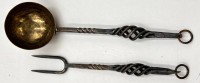 Auktion 360<br>2x Herdbesteck, Messinghkelle und Fleischgabel, Stiel Eisen handgeschmiedet, L-max  cm