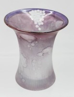 Auktion 360<br>Kunstglas-Vase, Boden gemarkt, ca. H-16cm