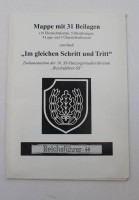 Auktion 360 / Los 7024 <br>Mappe mit 31 Beilagen zum Buch "Im gleichen Schritt und Tritt", Dokumentation der 16. SS-Panzergrenadierdivision"