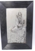 Auktion 360<br>Wandbild mit versilberter Platte und plastischen Rehbock, Altersspuren, RG  50x34 cm