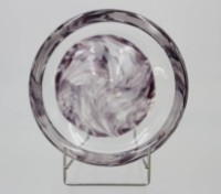 Auktion 360<br>Kunstglasschale, gemarkt "LG", H-4,5cm D-15cm