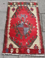Auktion 360 / Los 13022 <br>antiker, dünner, verschlissener Orient Teppich,  54x92 cm