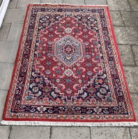 Auktion 360 / Los 13036 <br>kl. Orient-Teppich "Bidjar" 120x180 cm