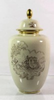 Auktion 361<br>hohe Deckelvase, Haertel &amp; Jacob, Kutschfahrt, H-28cm.