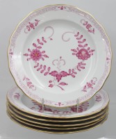 Auktion 361<br>6x flache Teller, Meissen, Schwertermarke, indisch Purpur, 2 Schleifstriche, guter Zustand, ca. D-25cm