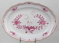 Auktion 361<br>ovale Platte, Meissen, Schwertermarke, indisch Purpur, 2 Schleifstriche, guter Zustand, ca. 30,3  x 22,5cm